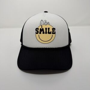 New Peanuts Snoopy Smile Snapback Trucker Hat Adjustable.
